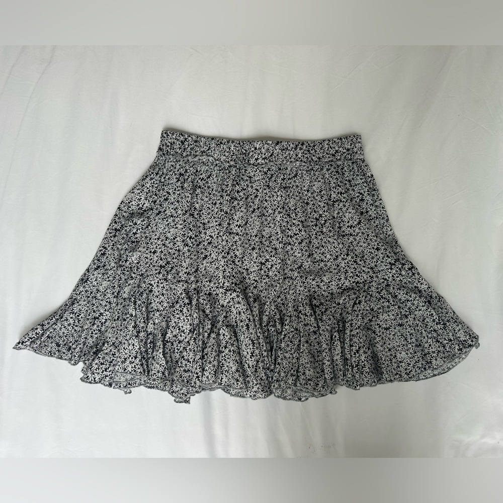 black and white floral skirt - Picture 2 of 3